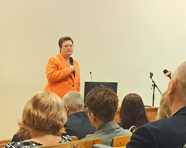 Pierwsza debata oświatowa w Rzeszowie 1 - Polskie Radio Rzeszów Pierwsza debata oświatowa w Rzeszowie