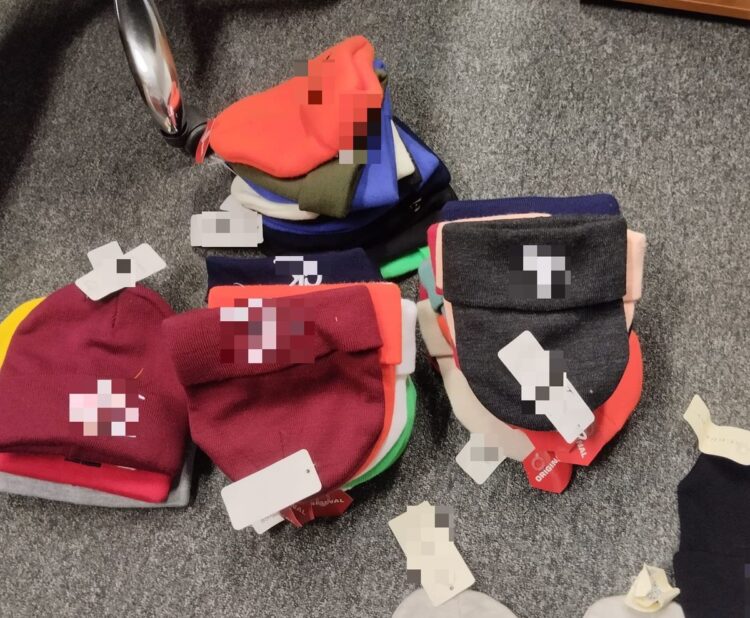 Obywatel Bułgarii handlował podrobioną odzieżą  