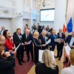 Wigilia Święta Niepodległości w Podkarpackim Urzędzie Wojewódzkim - Polskie Radio Rzeszów