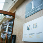 Ambasador Japonii w Przemyślu. Rząd kraju kwitnącej wiśni wsparł m.in. renowację ośrodka dla uchodźców (zdjęcia) - Polskie Radio Rzeszów