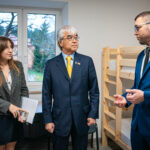 Ambasador Japonii w Przemyślu. Rząd kraju kwitnącej wiśni wsparł m.in. renowację ośrodka dla uchodźców (zdjęcia) - Polskie Radio Rzeszów