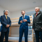 Ambasador Japonii w Przemyślu. Rząd kraju kwitnącej wiśni wsparł m.in. renowację ośrodka dla uchodźców (zdjęcia) - Polskie Radio Rzeszów