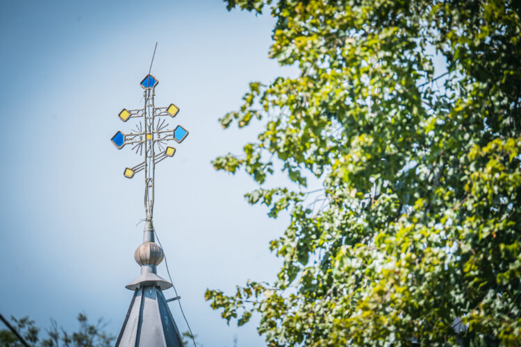 Zabytkowe nagrobki odnowione na cmentarzach greckokatolickich w Sieniawie i Starym Bruśnie