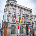 Ambasador Japonii w Przemyślu. Rząd kraju kwitnącej wiśni wsparł m.in. renowację ośrodka dla uchodźców (zdjęcia) - Polskie Radio Rzeszów