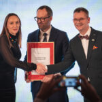 W zamku w Łańcucie Andrzej Duda uhonorował laureatów XXII edycji Nagrody Gospodarczej Prezydenta RP (fotogaleria) 26 - Polskie Radio Rzeszów W zamku w Łańcucie Andrzej Duda uhonorował laureatów XXII edycji Nagrody Gospodarczej Prezydenta RP (fotogaleria) - Polskie Radio Rzeszów