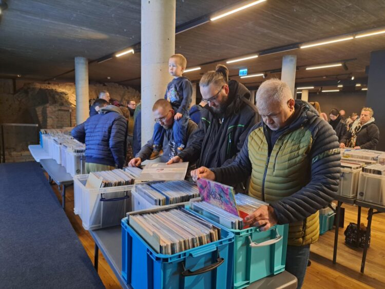 Giełda płyt winylowych, CD i gier video w Rzeszowie