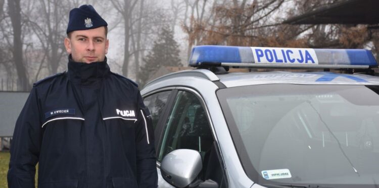 Policjant z Jarosławia uratował życie 46-latka 1 - Polskie Radio Rzeszów Policjant z Jarosławia uratował życie 46-latka