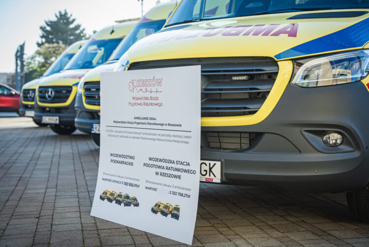 Nowe ambulase na Podkarpaciu (zdjęcia)