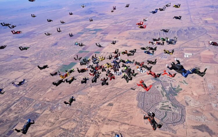 Podniebny rekord w skokach spadochronowych