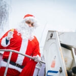 Mikołaj zapukał do szpitalnych okien i obdarował małych pacjentów (fotogaleria) - Polskie Radio Rzeszów