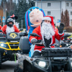 Mikołaj zapukał do szpitalnych okien i obdarował małych pacjentów (fotogaleria) - Polskie Radio Rzeszów