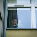 Mikołaj zapukał do szpitalnych okien i obdarował małych pacjentów (fotogaleria) - Polskie Radio Rzeszów