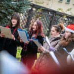 Mikołaj zapukał do szpitalnych okien i obdarował małych pacjentów (fotogaleria) - Polskie Radio Rzeszów