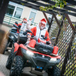 Mikołaj zapukał do szpitalnych okien i obdarował małych pacjentów (fotogaleria) - Polskie Radio Rzeszów