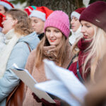 Mikołaj zapukał do szpitalnych okien i obdarował małych pacjentów (fotogaleria) - Polskie Radio Rzeszów