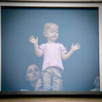 Mikołaj zapukał do szpitalnych okien i obdarował małych pacjentów (fotogaleria) - Polskie Radio Rzeszów