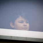 Mikołaj zapukał do szpitalnych okien i obdarował małych pacjentów (fotogaleria) - Polskie Radio Rzeszów