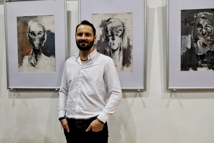 „Zaczynam zawsze od oczu” – wystawa prac Macieja Śliwiaka