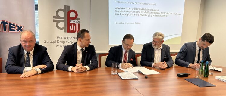 Nowy odcinek drogi usprawni ruch do strefy ekonomicznej w Stalowej Woli