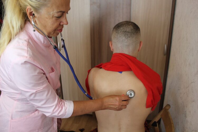 Dorośli tracą odporność poszczepienną, zapadają na dziecięce choroby