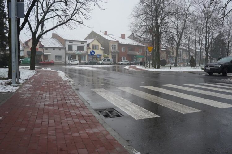 Droga w Rudniku nad Sanem przebudowana. Koszt to ponad 14 mln zł 1 - Polskie Radio Rzeszów Droga w Rudniku nad Sanem przebudowana. Koszt to ponad 14 mln zł