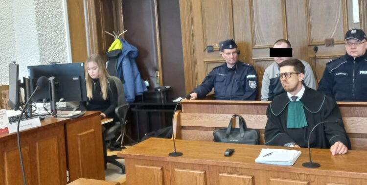 17 lat więzienia za zabójstwo żony i znęcanie się nad nią