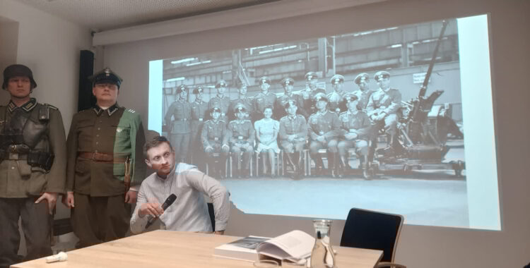 Stalowa Wola w cieniu nazistowskiej flagi