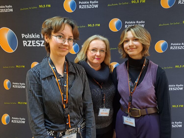 Uczennice XII LO w Rzeszowie o projekcie „POmoc”