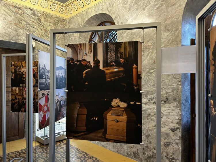 W odnowionej kaplicy można oglądać wystawę „Powrót Ordynata”