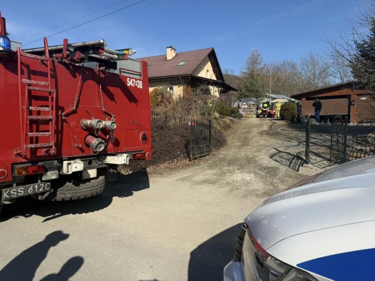 Wybuch pieca we wsi Wujskie. Dwie osoby odniosły obrażenia