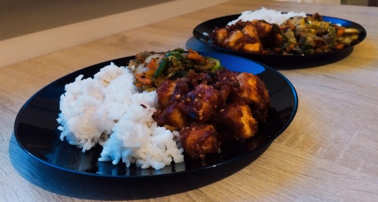 "Na Fali Smaku" - Tofu w Sosie Orzechowym 1 - Polskie Radio Rzeszów „Na Fali Smaku” – Tofu w Sosie Orzechowym