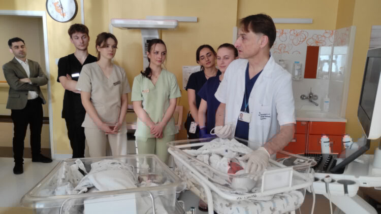 Sztuczna inteligencja pomoże w wykrywaniu wad serca u noworodków