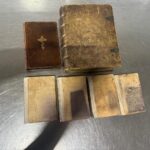 Stare księgi odkryte podczas kontroli na przejściu granicznym 3 - Polskie Radio Rzeszów Stare księgi odkryte podczas kontroli na przejściu granicznym - Polskie Radio Rzeszów