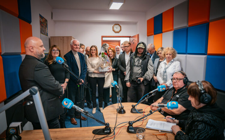 Oficjalne otwarcie studia Polskiego Radia Rzeszów w Krośnie (zdjęcia) 1 - Polskie Radio Rzeszów Oficjalne otwarcie studia Polskiego Radia Rzeszów w Krośnie (zdjęcia)