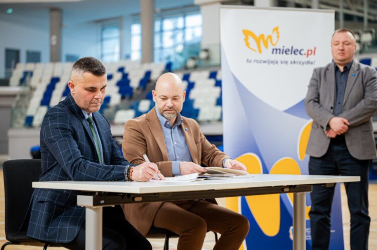 Mieleckie kluby z finansowym wsparciem od samorządu 1 - Polskie Radio Rzeszów ot. Facebook Handball Stal Mielec