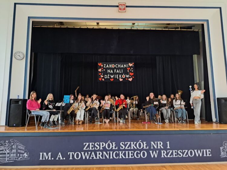 Koncert Zimowy Dziewczęcej Orkiestry Dętej Fanfara