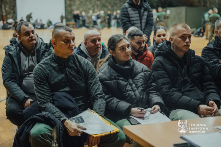 Blisko 150 ochotników spędza ferie z WOT (zdjęcia)