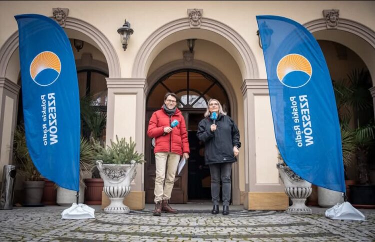 Tu i teraz w Tłusty Czwartek odwiedza Dubiecko