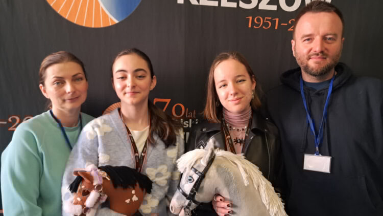 Zamkolandia i zawody hobby horse 1 - Polskie Radio Rzeszów Fot. M. iwanicka