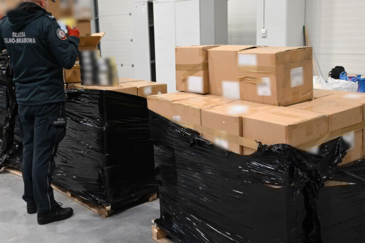 KAS przechwyciła ponad 80 tys. płynów i e-papierosów