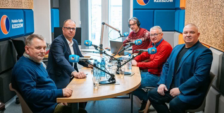 „Podkarpacki panel polityczny” poświęcony Ukrainie