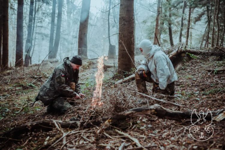 Terytorialsi uczyli się, jak przetrwać zimą w górach (zdjęcia)