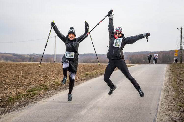 Zimowy Bieg "Wielki Las" w Woli Zgłobieńskiej (fotogaleria) 1 - Polskie Radio Rzeszów Sportowa rywalizacja na wesoło