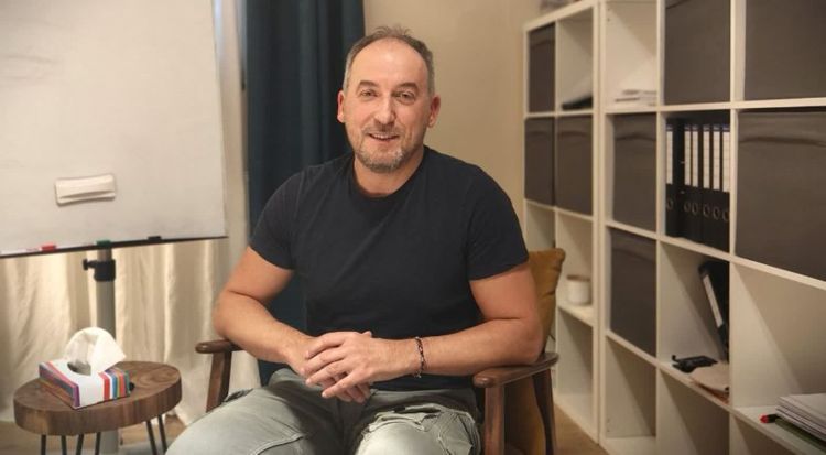 Psychoterapeuta o&nbsp;wartościowym powrocie do&nbsp;przeszłości