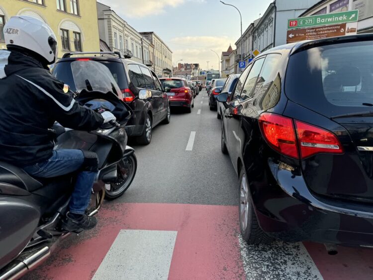 Korki w Rzeszowie. Co na to mieszkańcy? 1 - Polskie Radio Rzeszów Korki w Rzeszowie. Co na to mieszkańcy?