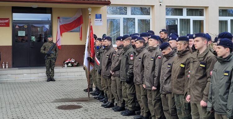 W Dynowie odsłonięto tablicę upamiętniającą rodaków zesłanych na Sybir
