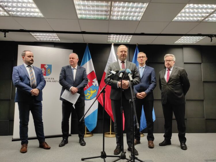 Pieniądze dla podkarpackich gmin na wodociągi i kanalizacje