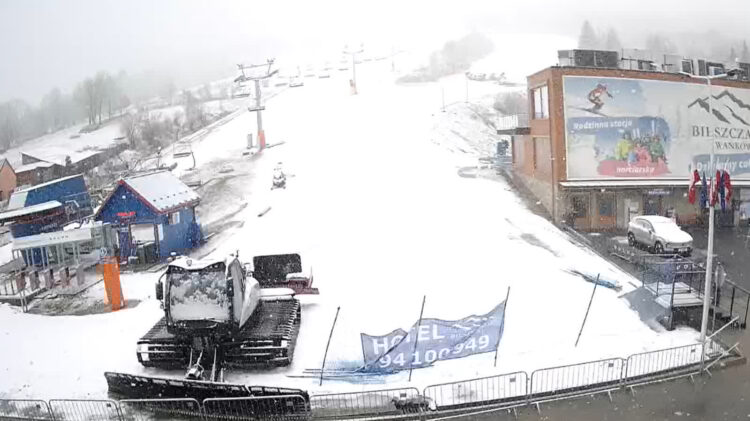 Widok z kamery BieszczadSki w Wańkowej o godz. 9:00