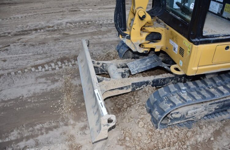 8-latek wpadł pod koparkę. Dziecko jest w szpitalu 1 - Polskie Radio Rzeszów 8-latek wpadł pod koparkę. Dziecko jest w szpitalu