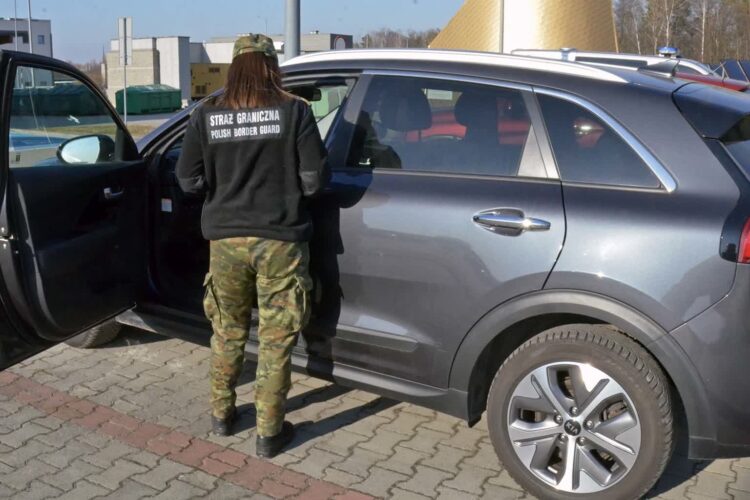 Kolejne podejrzane pojazdy na podkarpackiej granicy 1 - Polskie Radio Rzeszów Fot. BiOSG
